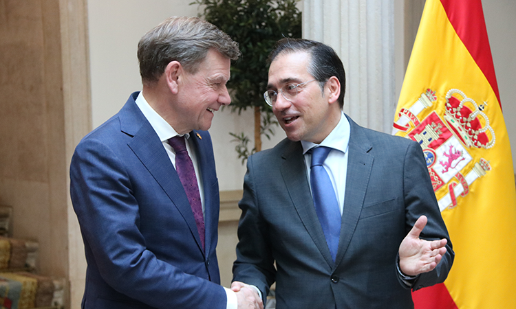 Espanya negociarà "fins demà mateix" per aconseguir l'aprovació de l'oficialitat del català a Europa