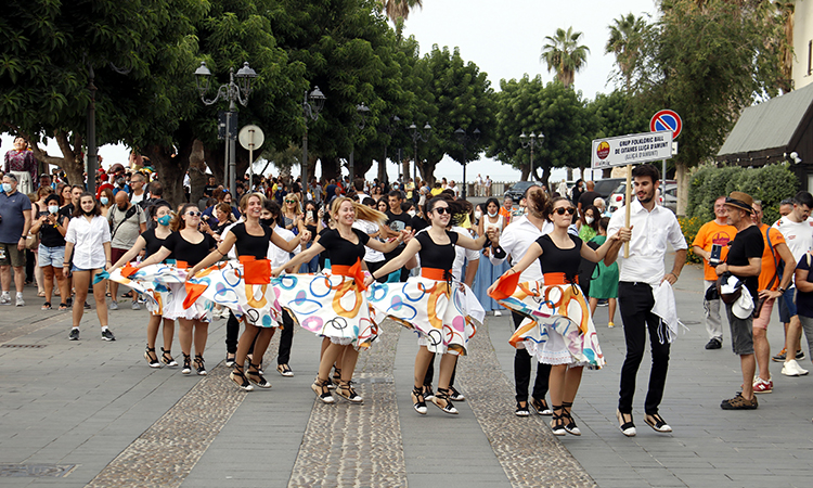 La ciutat portuguesa d'Elvas es tenyeix de cultura popular catalana