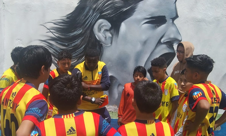 Catalunya FC: futbol, educació i cultura per empoderar infants desafavorits a Quito