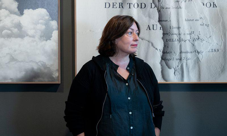Espe Pons, la fotògrafa que dona llum a l’oblit: “Retrato vides que mereixen ser dignificades”
