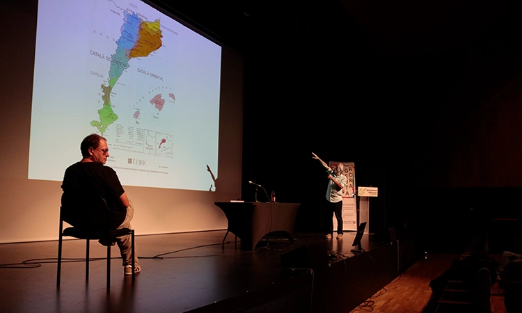 Experts alerten de la situació "delicada" del català en el Congrés de Cultura Catalana