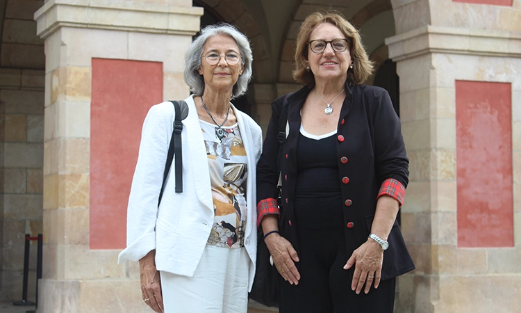Catalans a l'exterior presenten al Parlament una iniciativa legislativa popular per a una llei electoral catalana