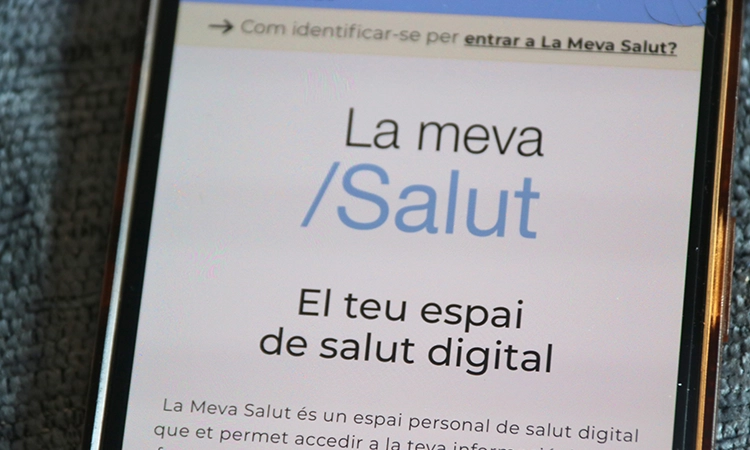 El Govern amplia els tràmits digitals per als catalans a l'exterior