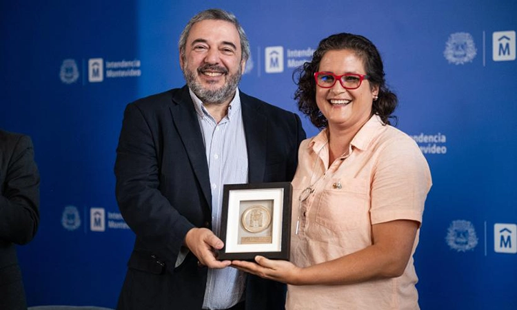 Montevideo distingeix el Casal Català pel seu centenari i la seva contribució cultural a la ciutat