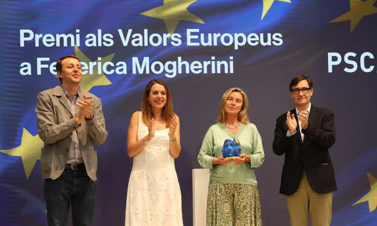 Federica Mogherini rep el premi als Valors Europeus del PSC