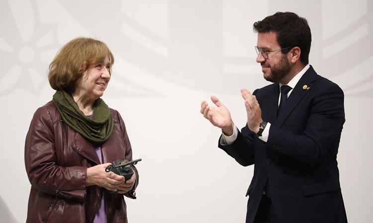 Svetlana Aleksiévitx rep el Premi Internacional Catalunya